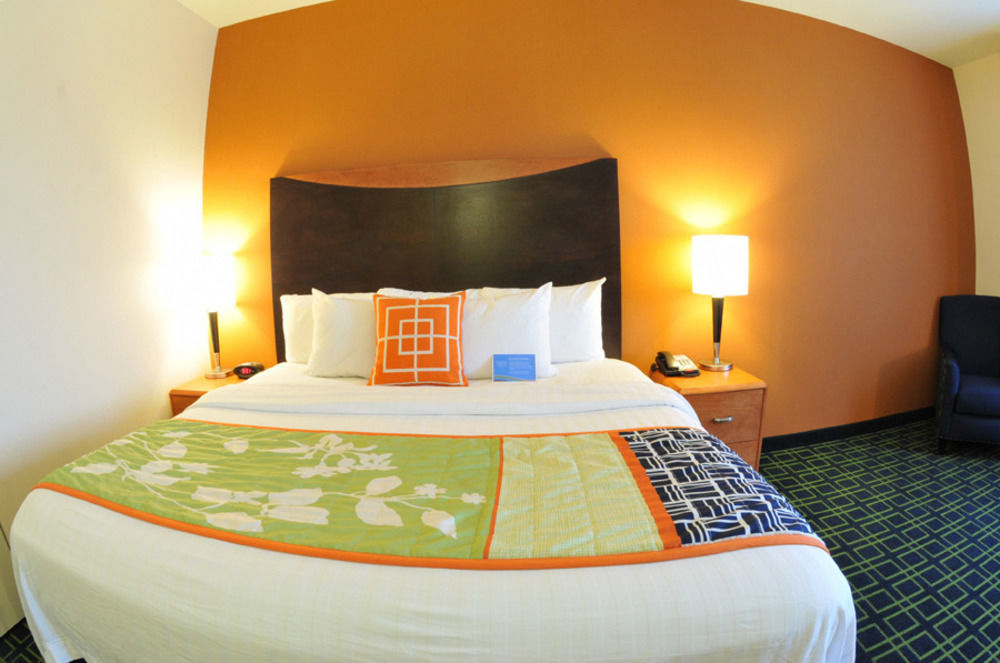 Fairfield Inn & Suites Fresno Кловіс Екстер'єр фото