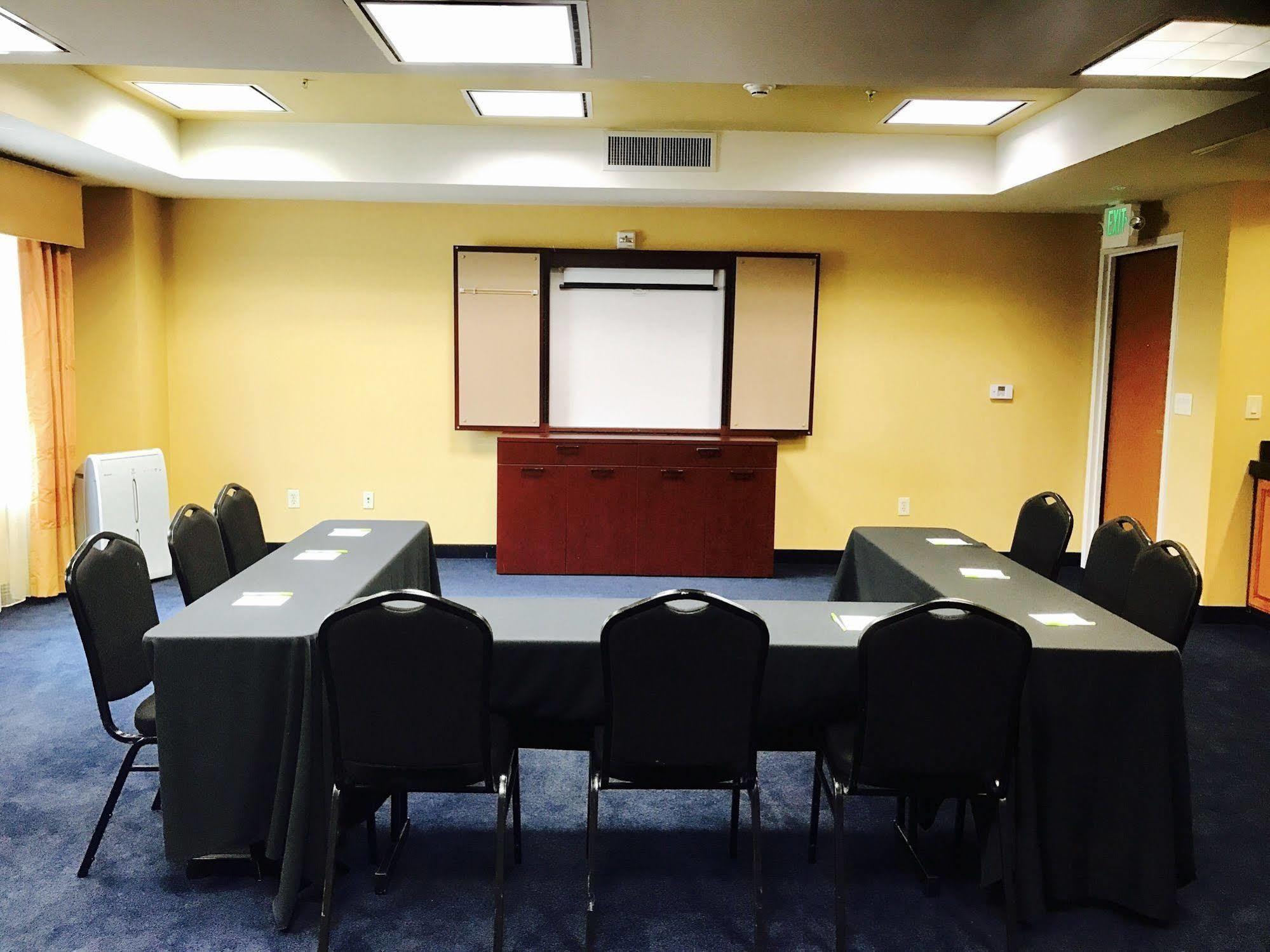 Fairfield Inn & Suites Fresno Кловіс Екстер'єр фото