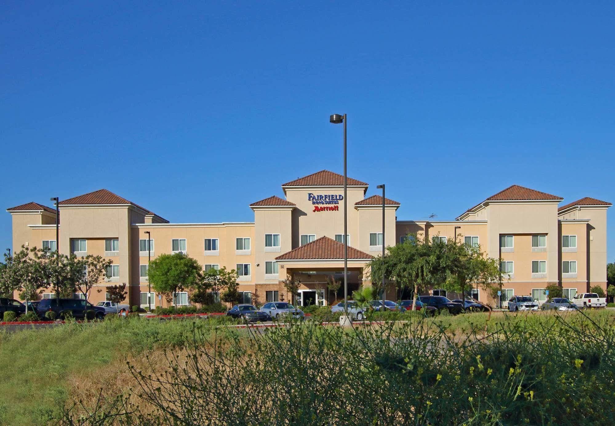 Fairfield Inn & Suites Fresno Кловіс Екстер'єр фото